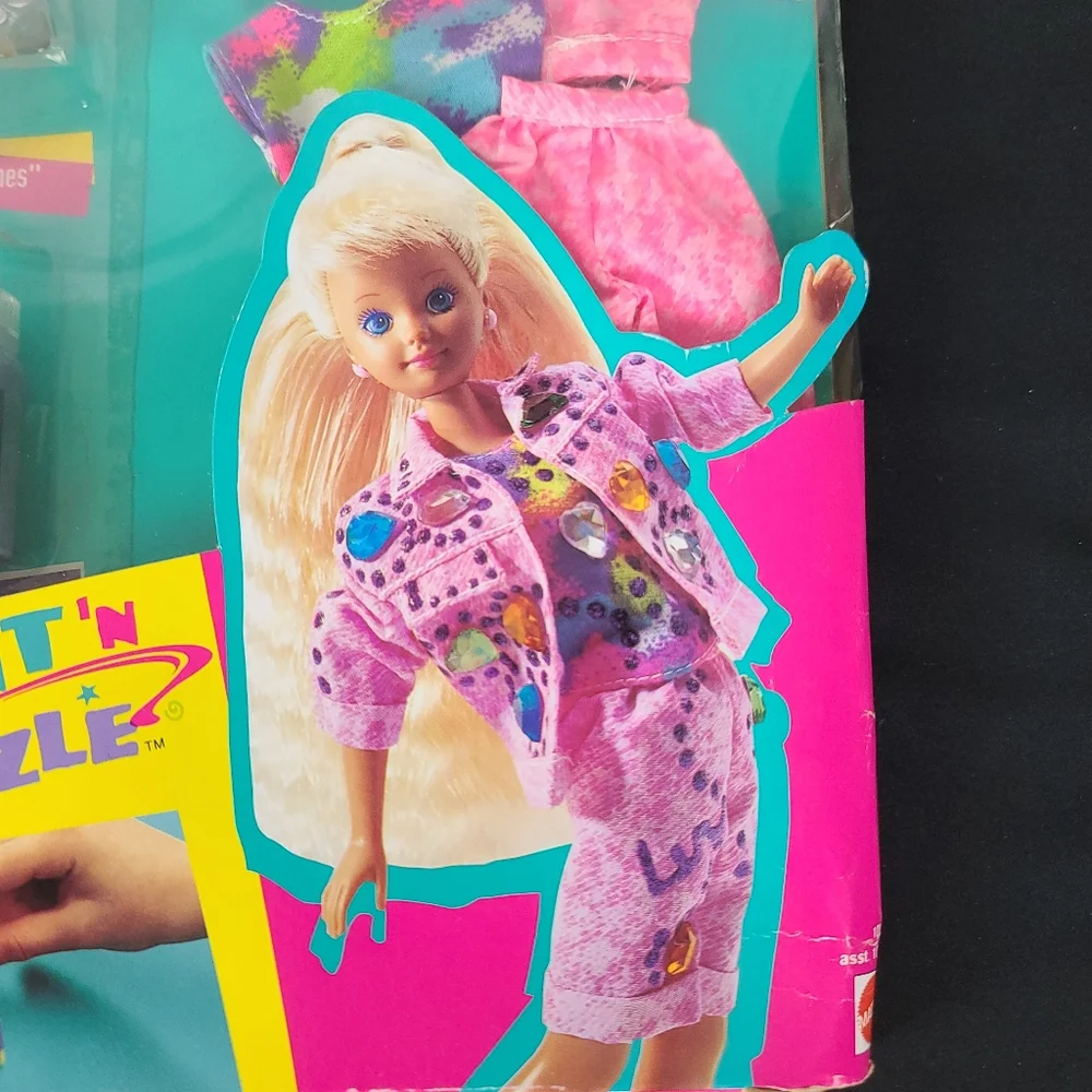 Barbie. Skipper Paint 'N Dazzle Outfit.